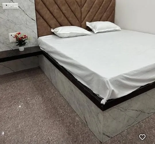 Sri Shyam Hotel And Restorent