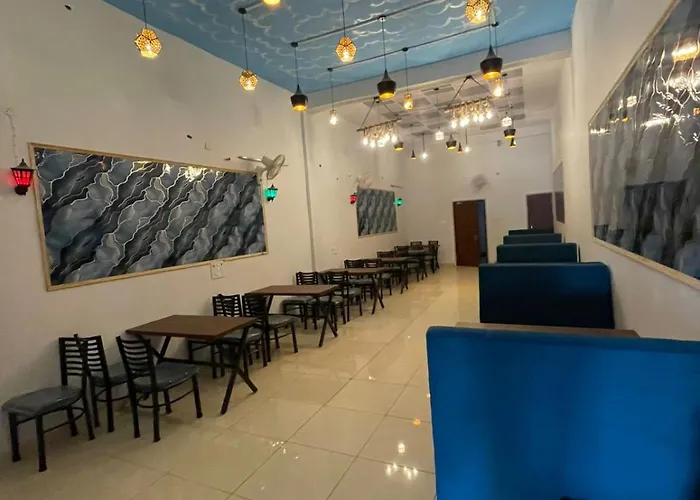 Royal Living Hotal