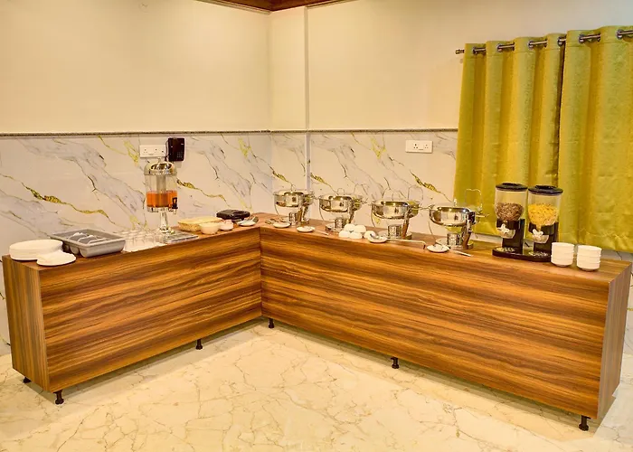 Hotel Airline Inn - Near Intl Airport