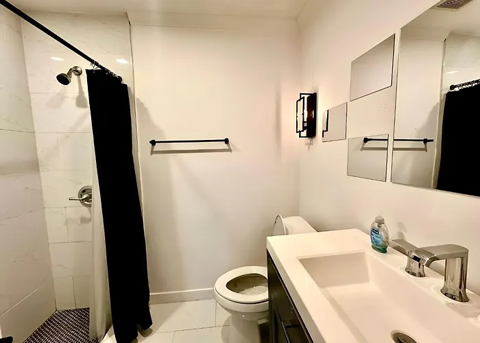 Charming 2-Bedroom Stay In Uptown Dallas