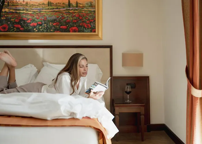 Hotel Athena