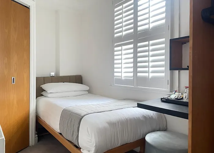 Hotel 63 Londra