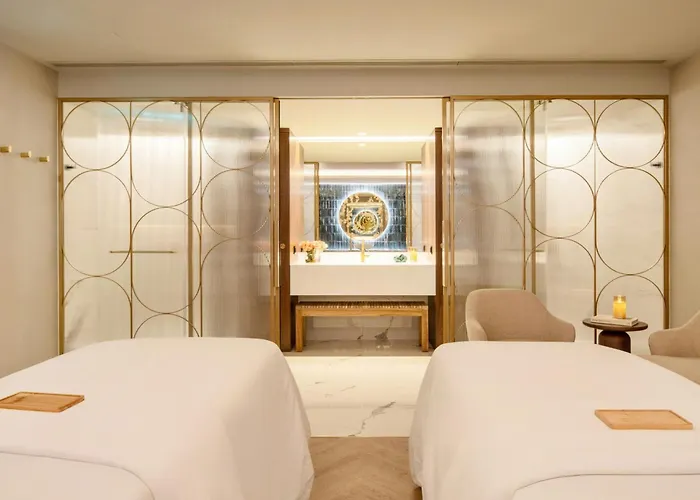 Renaissance Porto Lapa Hotel