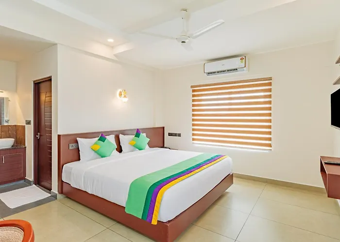 Treebo Amigos Residency Near Cochi Airport - 400Mtr Only