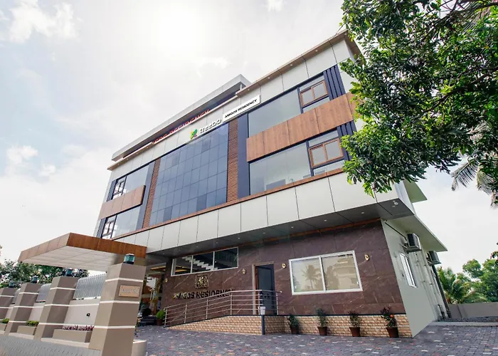 Treebo Amigos Residency Near Cochi Airport - 400Mtr Only