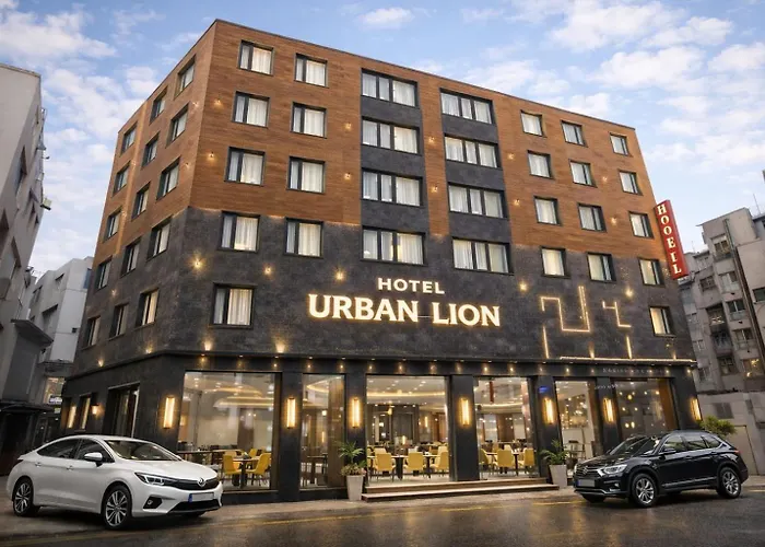 Hotel Urban Lion Near Delhi Airport