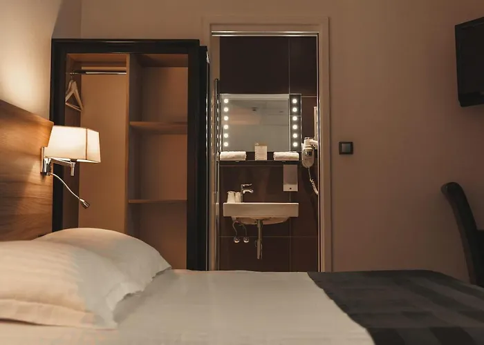 Hotel Le Grillon