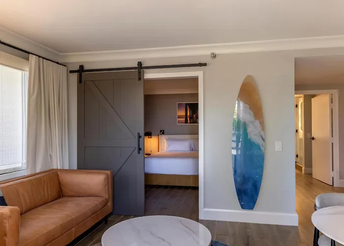 The Waterfront Beach Resort, A Hilton Hotel