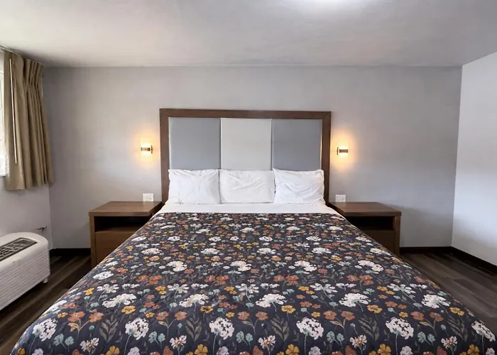 American Inn & Suites