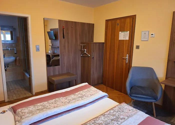 Villa Bruderfels, Garni