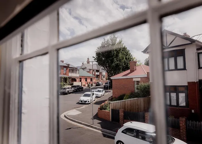 Shipwrights Arms Hotel