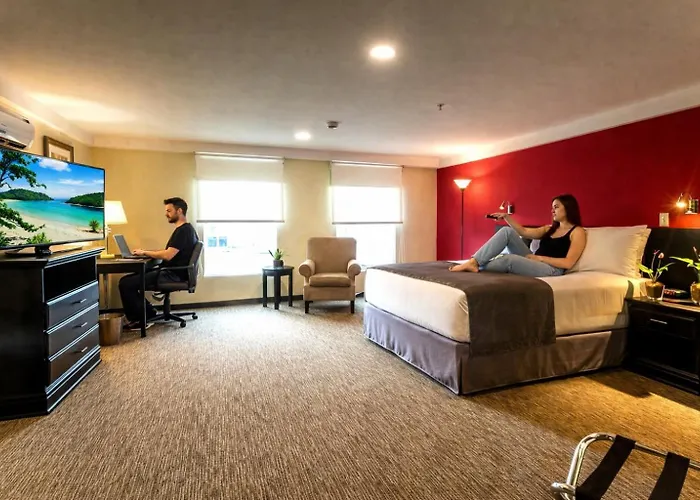 Urban Green Hotel & Suites