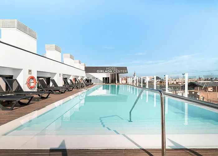 Hotel Giralda Center