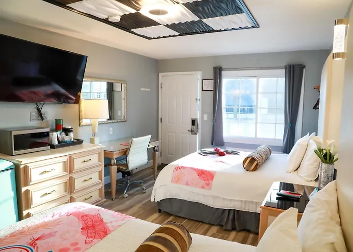 Dragonfly Inn & Suites