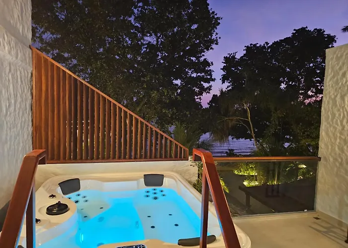 Island Luxury Retreat - Maalhos