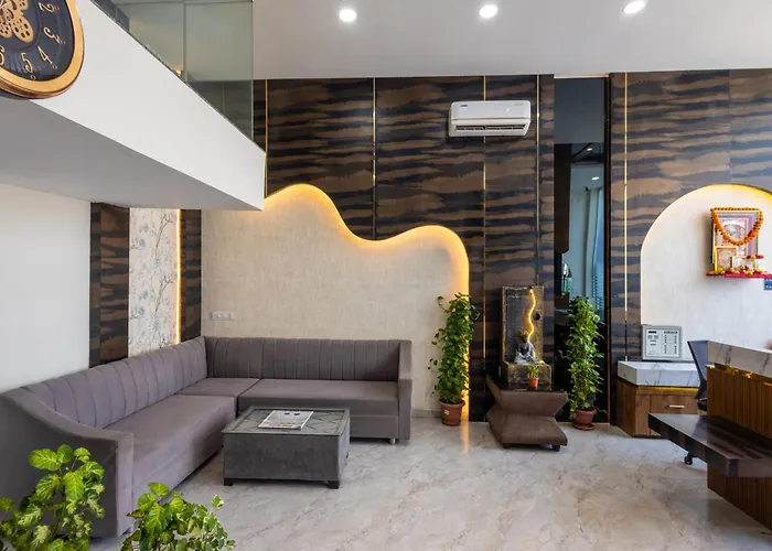 Hotel Pravasa Stay, Dewas Naka