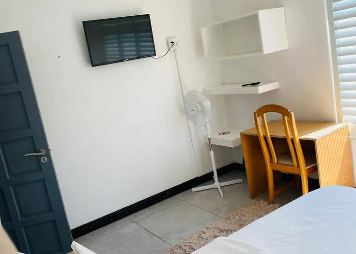 West Beach Queens&Kings Guest House