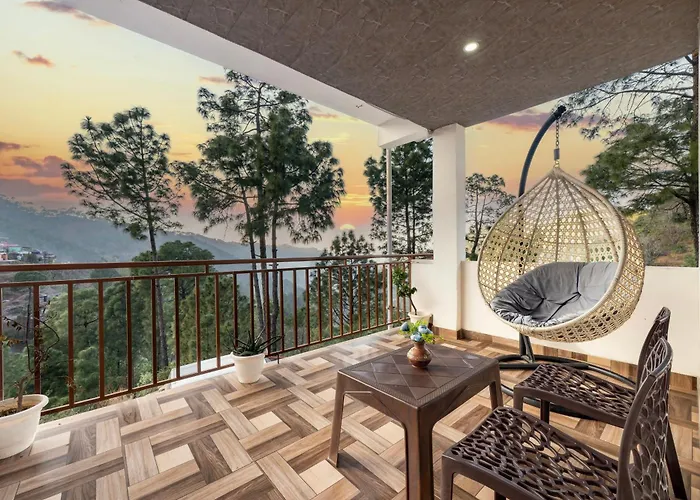 Snowfall View Home Kasauli Operated By Splendid Hotels