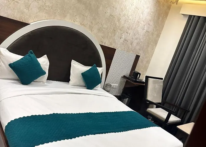 Hotel Decent