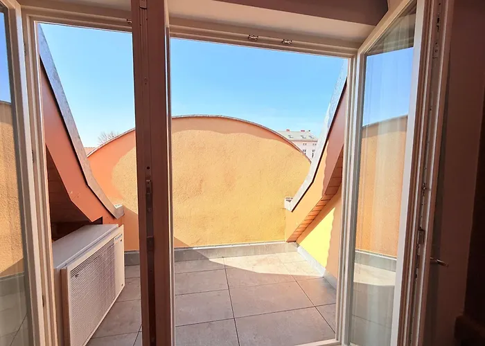 Amaroo - Boarding & Serviced Apartments "Regia"