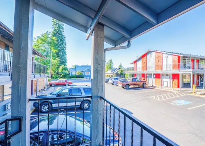 Rama Inn Motel And Rv Park