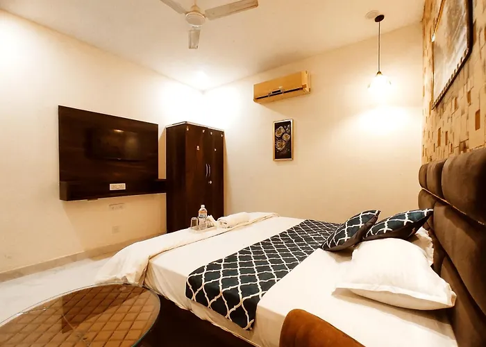 Hotel Silver A - Favorite Of Families, Corporates & Couple