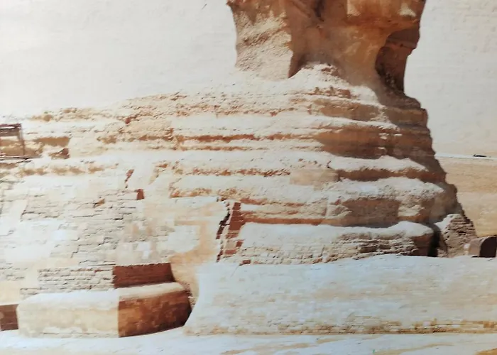 King Pyra Pyramids View