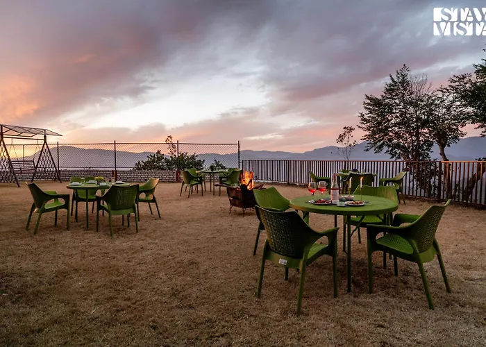 Stayvista'S Flame At Hill Top Heaven - Pool ,Mountain View & Home Theatre