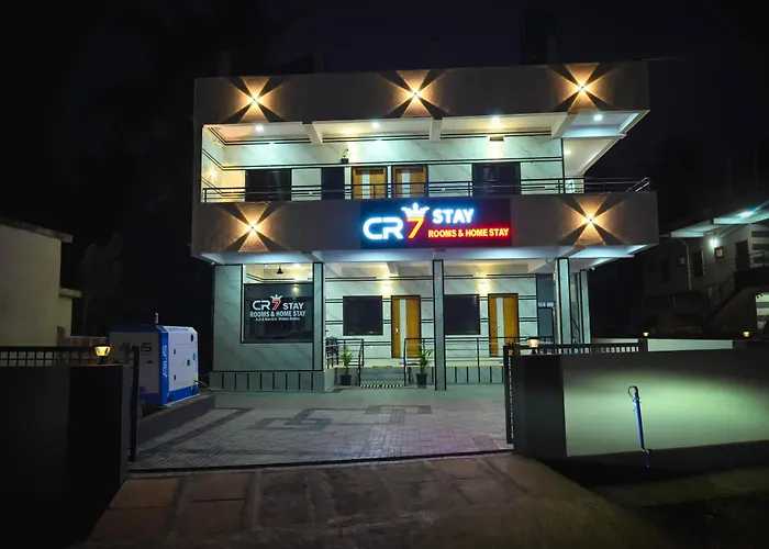 Cr7 Stay Rooms & Homestay