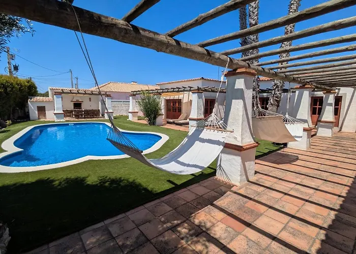 Guestready - Charming Villa With Pool In Sesimbra