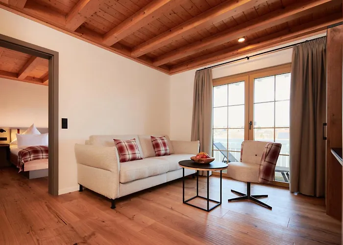 Landhotel Haringerhof mit Saunawelt und Naturbadeteich