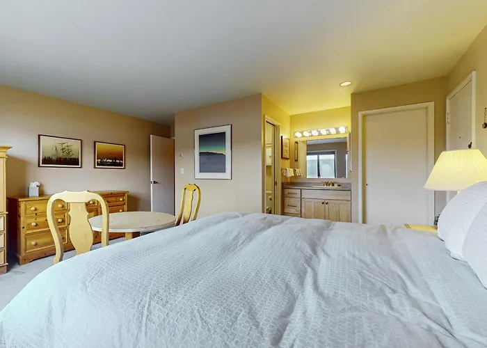 Bayfront Retreat A