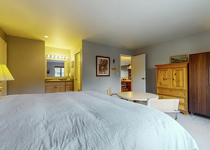 Bayfront Retreat A