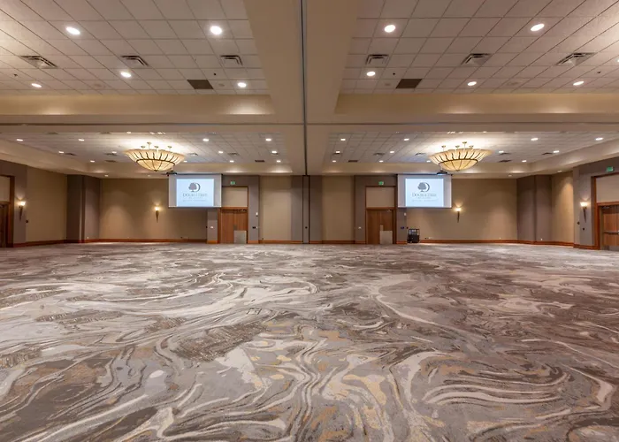 Doubletree By Hilton Bay City - Riverfront
