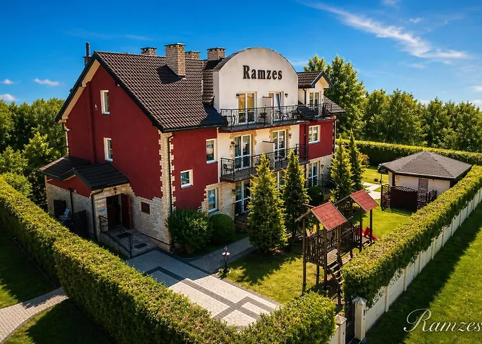 Ramzes Ustka -Pokoje Z Balkonami, Parking Gratis ,Rowery ,Dobry Dojazd Do Plazy I Centrum