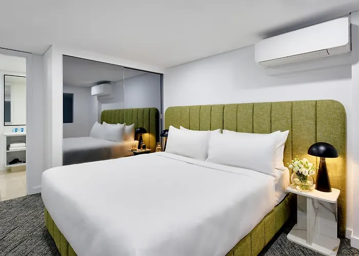 Meriton Suites Waterloo