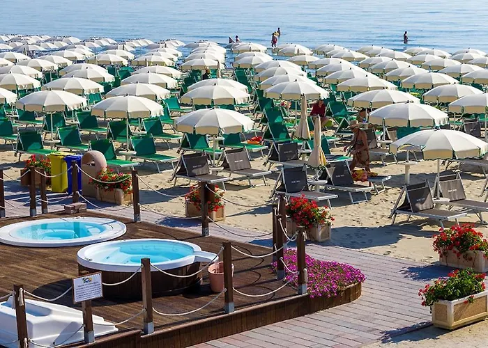 Hotel Torremaura Fronte Mare Con Beach Club