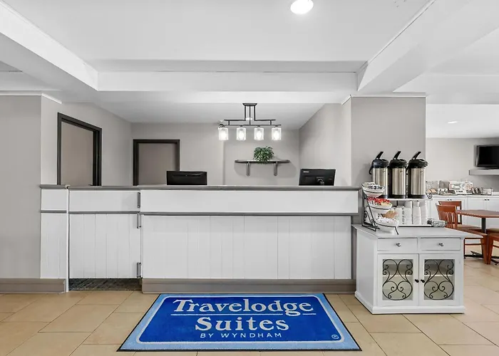 Travelodge Suites By Wyndham Regina - Eastgate Bay