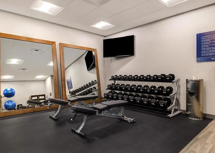 Hampton Inn & Suites Marina