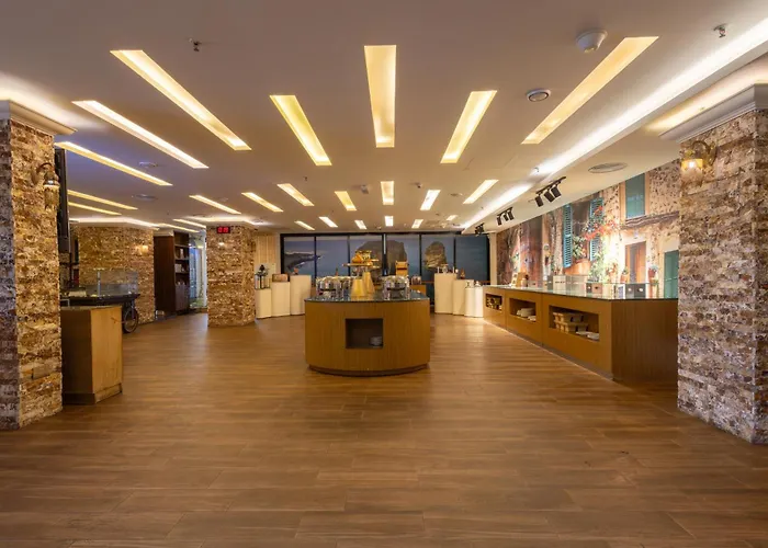 Dolphin Continental Hotel