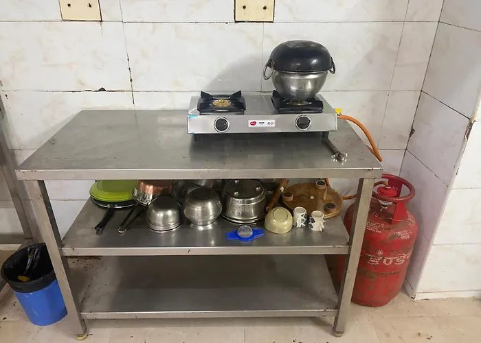 Gulnaar Inn Near Us Counsulate Sankar Nethralaya Apollo Hospital
