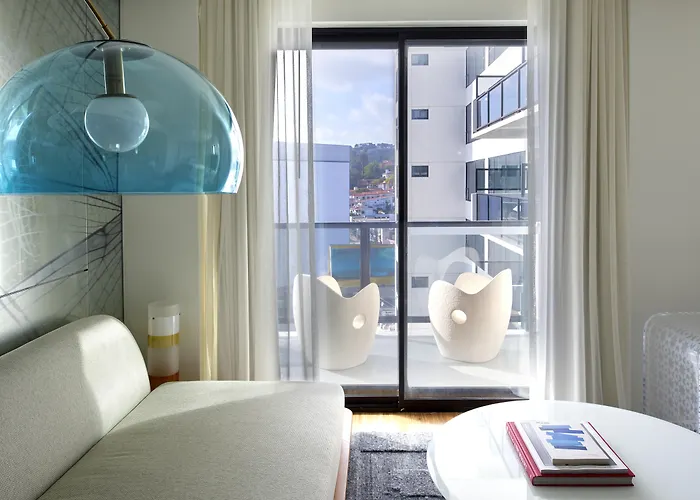 The Valorian West Hollywood, Curio Collection by Hilton