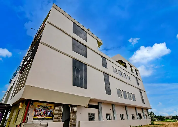Super Oyo Collection O Rama Lakshmana Junction Srikakulam