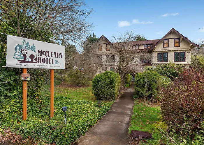 Mccleary Hotel
