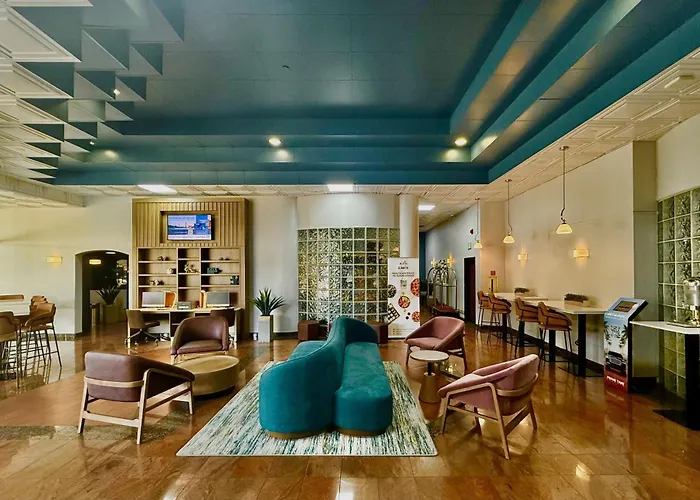 Best Western Plus Suites Hotel - LAX Airport LA Stadium