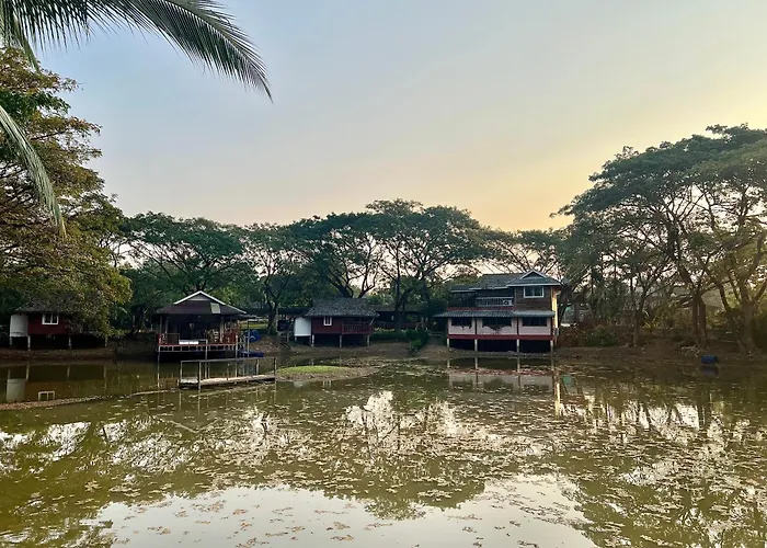 Baan Suan Ruen Chan Hom บ้านสวนเรือนจันทร์หอม
