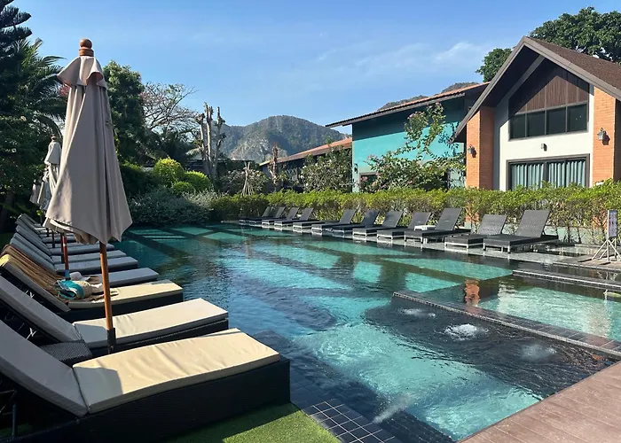โรงแรมชาวเกาะพีพี Chaokoh Hotel Phi Phi Island