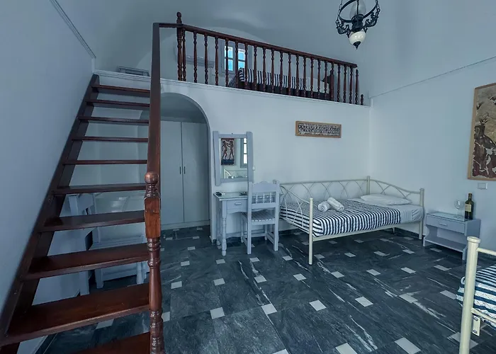 Tritonas Rooms