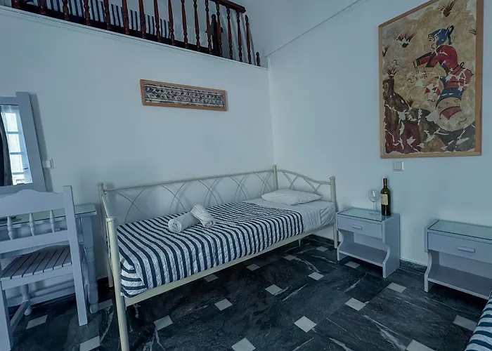 Tritonas Rooms