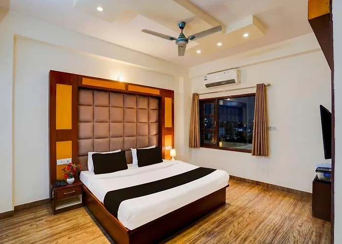 Super Townhouse Prince Chowk Near Railway Station Formerly Hotel Kolam